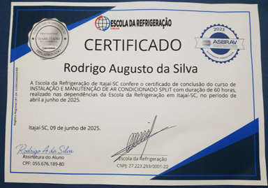 Técnico trabalhando